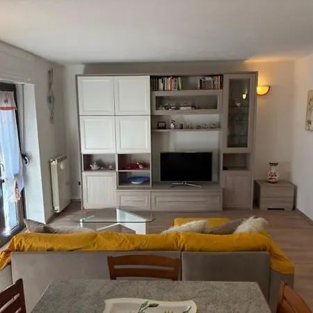 Spazioso In Via Valtellina * Aprica