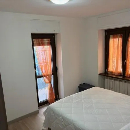 Spazioso In Via Valtellina Apartamento *